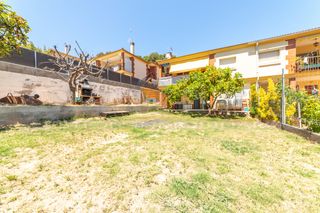 Casa  Él carrer de palestina. Casa pareada en segur de calafell (tarragona)