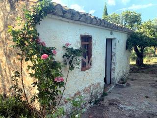 Xalet a Biar. Terreno con construcción en biar