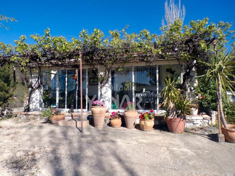 Foto 7c15c7b1-e7ec-466e-abce-453a944d59cb. Masia amb xemeneia a Ibi