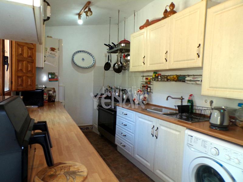 Foto d3e7219c-cf82-4b1b-9d4a-63861b305174. Masia amb xemeneia a Ibi