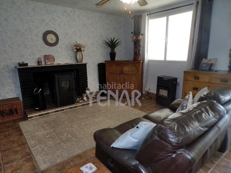 Foto e0894683-dab4-437a-afaf-dfaa5634cb8b. Masia amb xemeneia a Ibi