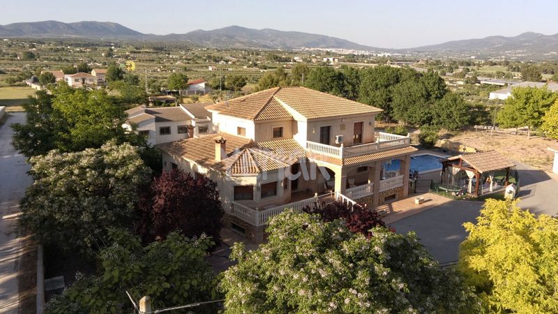 Foto c9abaead-67aa-44bf-8874-ea50f0e81434. Casa amb calefacció piscina a Castalla