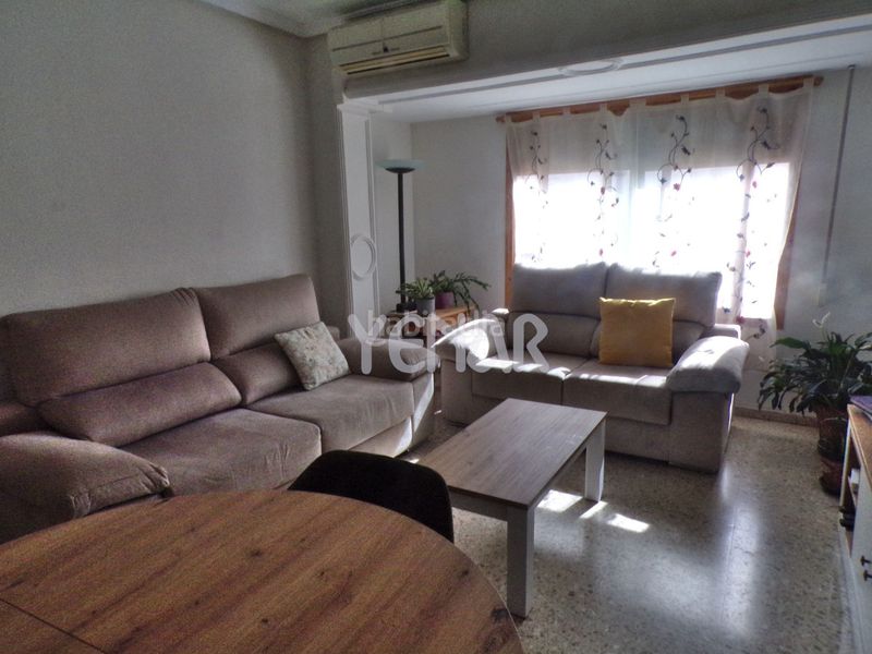 Foto a3d7899e-a3a7-4036-adfe-f2822283d175. Pis a Castalla