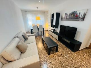 Miete Etagenwohnung in Carrer hispanitat 8. Piso de 60m2 para estudiantes, 1 habitación . 1 baño. aire acond