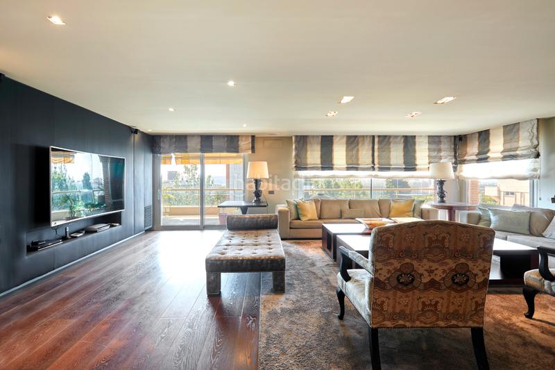 Foto 086c1c87-3680-4fe3-bafd-7bc78efb281c. Alquiler piso  amueblado zona alta alquiler con zona comunitaria vigilancia y parking en Barcelona