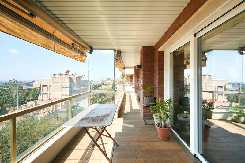 Foto 549b7eca-d014-4e43-b116-2bb650a1a60d. Alquiler piso  amueblado zona alta alquiler con zona comunitaria vigilancia y parking en Barcelona