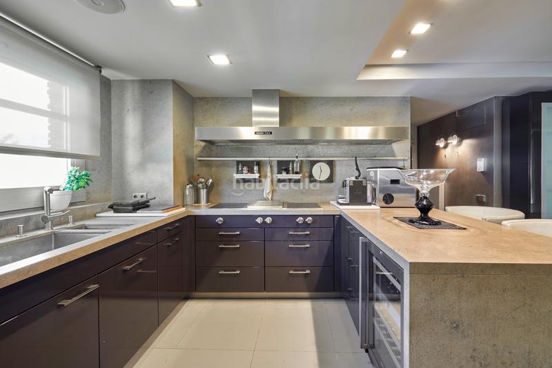 Foto a90a07bf-1268-40c2-8f99-2bbe44249cf7. Alquiler piso  amueblado zona alta alquiler con zona comunitaria vigilancia y parking en Barcelona