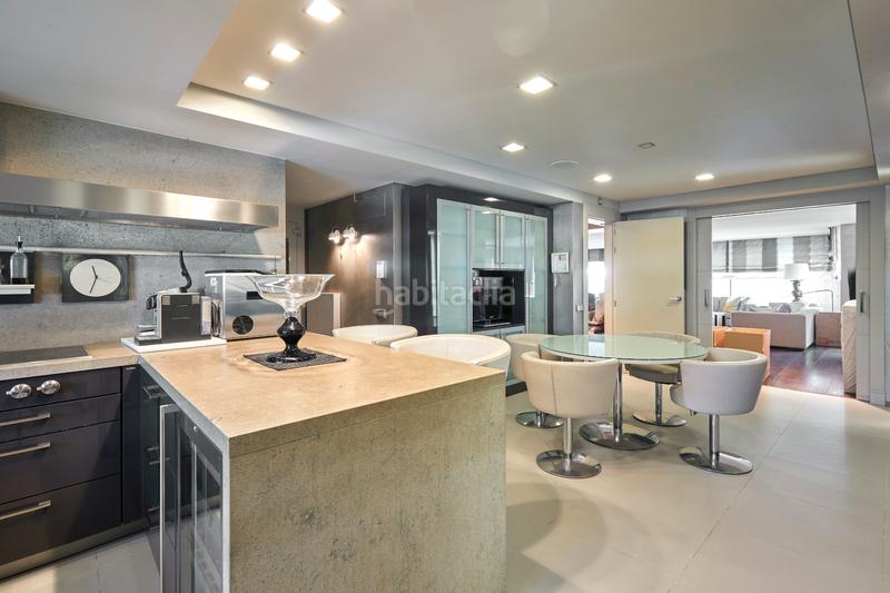 Foto b92a58bf-1593-4a89-a6d5-9cfa23cca17c. Alquiler piso  amueblado zona alta alquiler con zona comunitaria vigilancia y parking en Barcelona