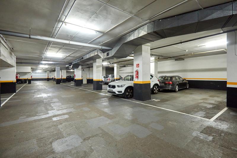 Foto fe803031-5987-42a5-bf3c-2f20a45a43b2. Alquiler piso  amueblado zona alta alquiler con zona comunitaria vigilancia y parking en Barcelona