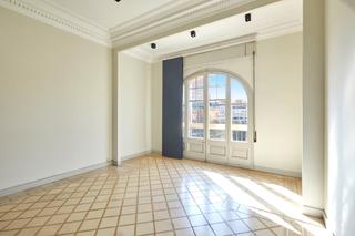 Alquiler Oficina  Avinguda de pau casals. Despacho en alquiler en tur park  luminoso, con vistas y excel