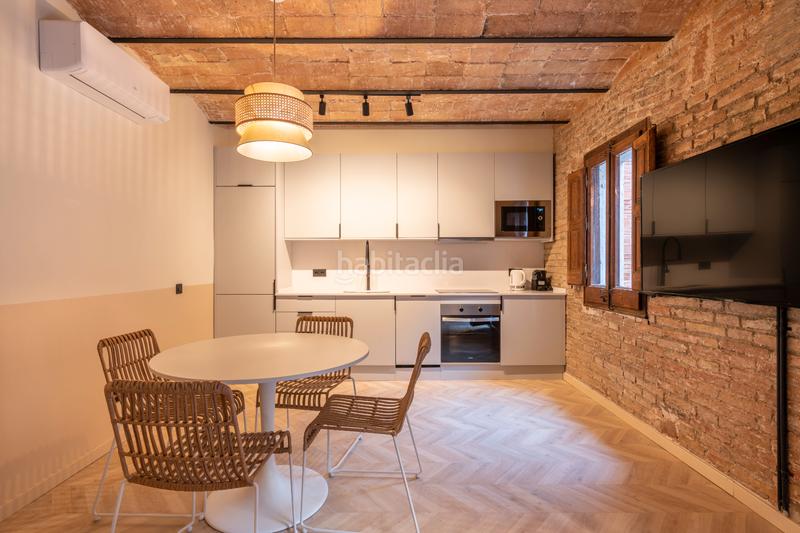 Foto f06de802-9737-4442-9e20-5831e3d3f7a3. Alquiler piso disponible 9 de abril piso alquiler amueblado en Barcelona