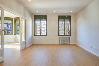 Etagenwohnung in Carrer de Balmes