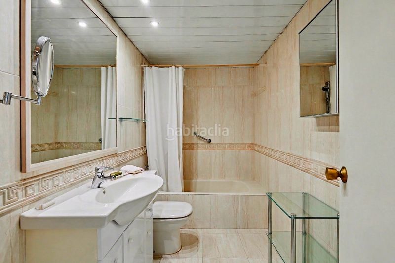Foto c48fab9e-1673-480a-8e7d-f5c4e5e71726. Pis amb xemeneia calefacció piscina a Pedralbes Barcelona