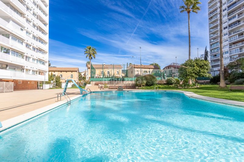 Foto bb718676-eb3e-4f6b-8698-81a6b30804ad. Pis amb calefacció aparcament piscina a Pedralbes Barcelona