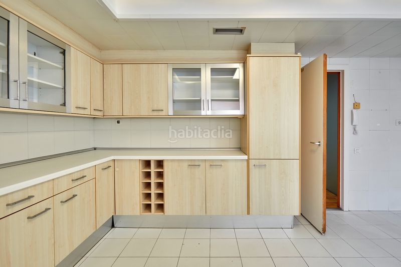 Foto 10054c59-94ee-44bb-bba5-94a9e5d4e371. Piso  en venta totalmente exterior a los 4 vientos en Tres Torres, . en Barcelona