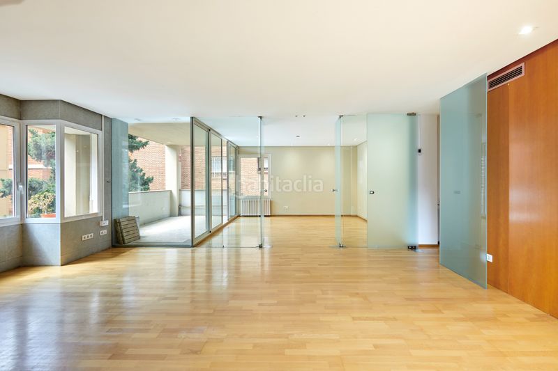 Foto 546d00a9-578d-44c5-ba64-bdcbdf423198. Piso  en venta totalmente exterior a los 4 vientos en Tres Torres, . en Barcelona