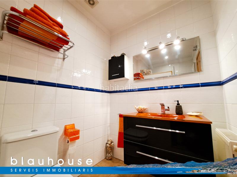 Foto baca19ba-9fb6-412d-8f5c-b42af02d30a0. Casa adosada gran casa céntrica a 300m de la playa del puerto en Llançà