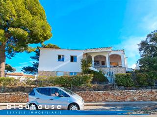 Casa en El Colomer - La Bateria - La Coma. Casa reformada con dos viviendas independientes, piscina y vista
