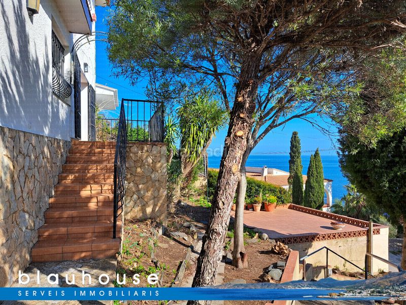 Foto 3d8c2df2-3193-4efc-bc5c-3a87652f5c44. Casa amb xemeneia aparcament a Port de la Selva (El)