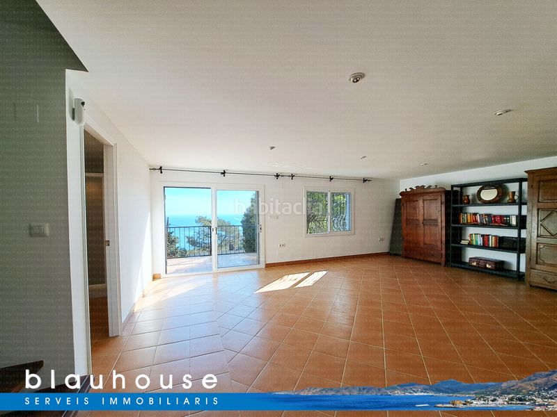 Foto b0ff4614-de1f-41e0-b834-fe1a1dca8d81. Casa amb xemeneia aparcament a Port de la Selva (El)