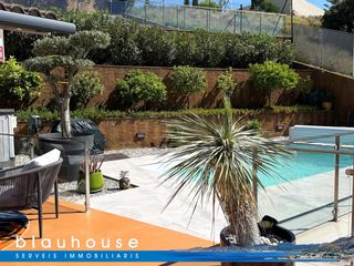 Zweistöckige Wohnung in Grifeu - Cap Ras - Els Estanys - Sant Genís. Dúplex con piscina y vistas al mar