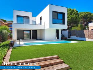 Casa  Avinguda carboneres. Hecha para vivir con los cinco sentidos
