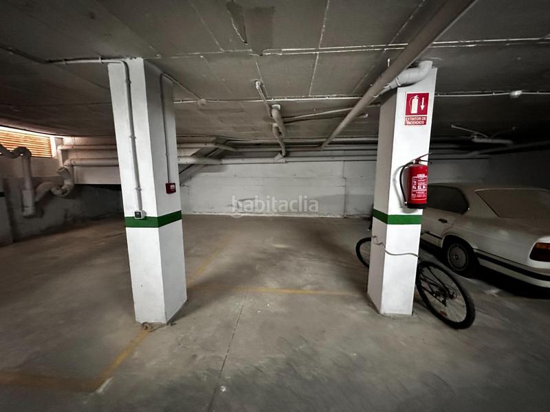 Foto 016e2249-b41c-48f5-8ce5-a3c7a997484a. Parking voiture dans Almoradí