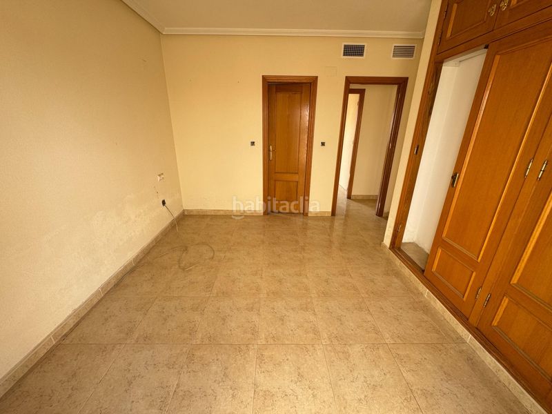 Foto ab181fae-d877-4011-ab57-1bb37154a795. Pis amb aparcament a Benejúzar