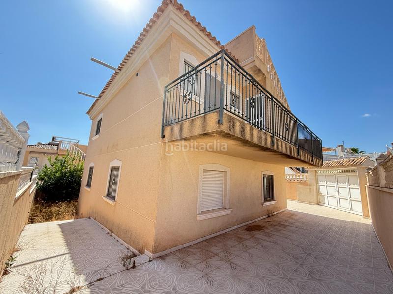 Foto 2adab37e-1aed-4819-96f3-9d15d50ef124. Xalet amb aparcament piscina a Villamartín-Las Filipinas Orihuela