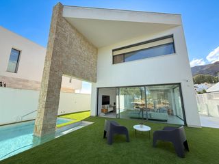 Xalet  Calle dinamarca 9. Chalet independiente en callosa de segura