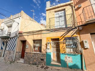 House in Calle pocito santiago 5. Casa en el centro de orihuela