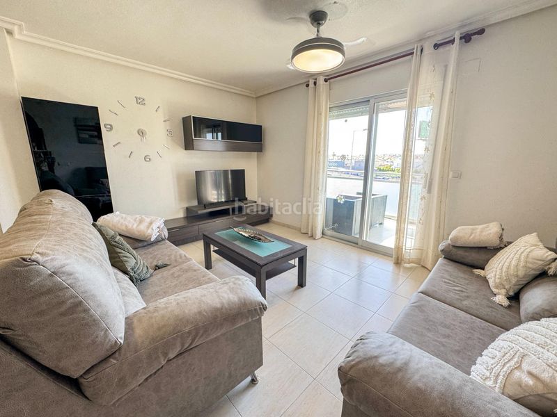 Foto b771c809-74b5-4013-bb41-2360c97883ed. Alquiler apartamento en calle a-1 Aguamarina 42 piso costa en Orihuela