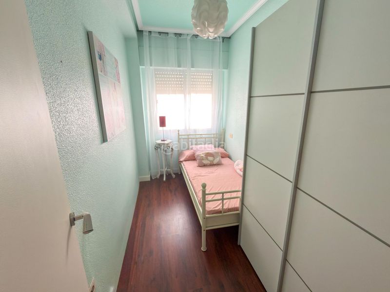 Foto 42c5ca10-4274-4292-b831-b901feeebdbf. Tríplex a calle rojales 7 a Playa de los Náufragos Torrevieja