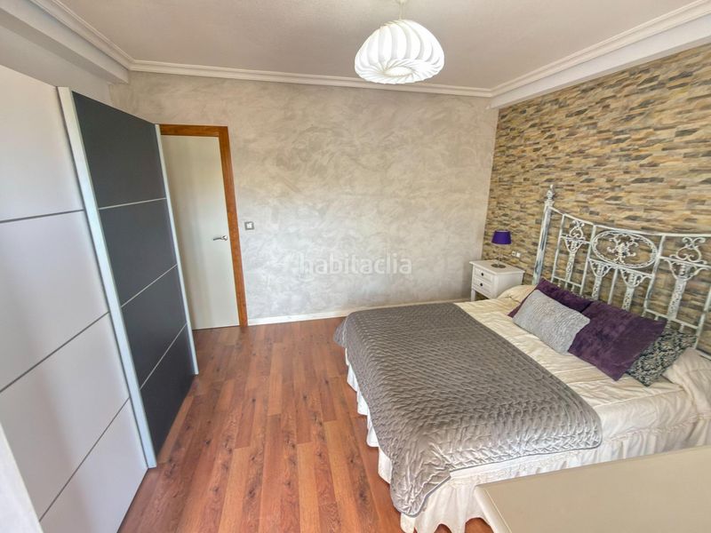 Foto bed5424c-1cab-44ef-a979-62171b920f69. Tríplex a calle rojales 7 a Playa de los Náufragos Torrevieja