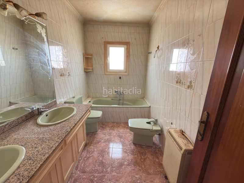 Foto 529efd61-7ea6-4c8e-8173-cb60be29792a. Casa amb aparcament a Cox