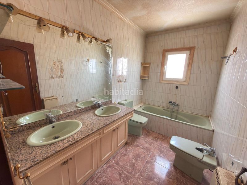 Foto ea6fae7c-12d8-4545-a659-6cfda0917666. Casa amb aparcament a Cox