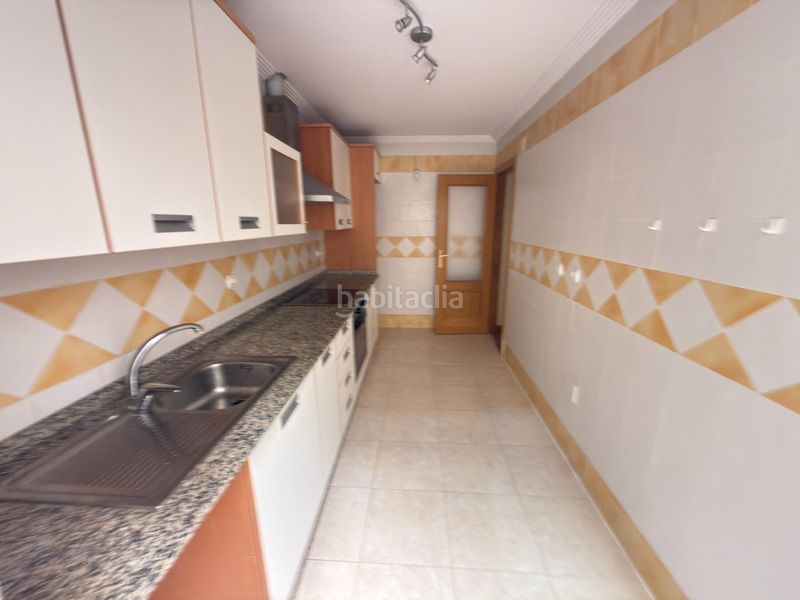 Foto 33c65d46-1bdf-4fe2-a574-84a9fa356f0b. Planta baixa a Catral