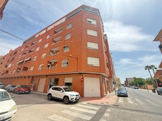 Etagenwohnung in Almoradí. Vivienda en almoradí