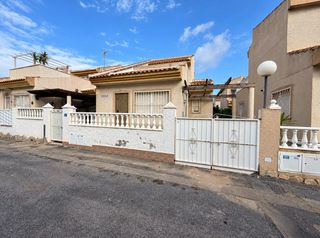 Semi detached house in Calle la arcadia 2. Adosado en rojales