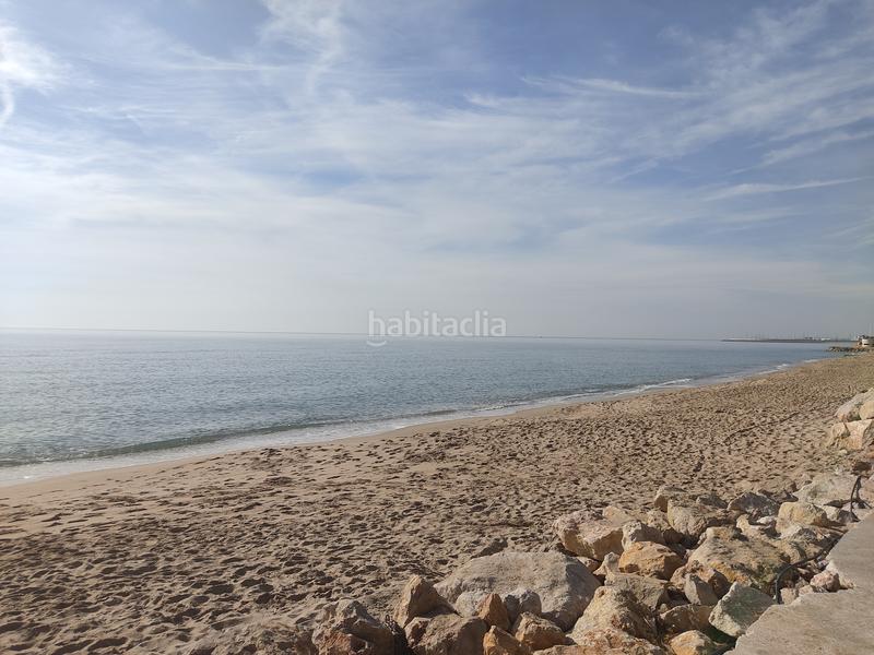 Foto 8529dd17-1d40-485a-b6a1-80d16b789a4c. Chalet with fireplace heating parking in Coma-ruga platja Coma-ruga