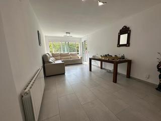 Pis  Carrer de balmes. Piso de 115m2 con 2 plazas de parking y 2 trasteros
