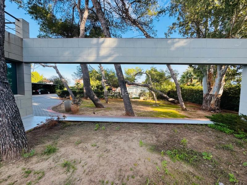 Foto 3a9aa23c-0edc-4338-ac51-b1cc7aabacc2. Chalet mit heizung parking pool in Las Rotas / Les Rotes Dénia