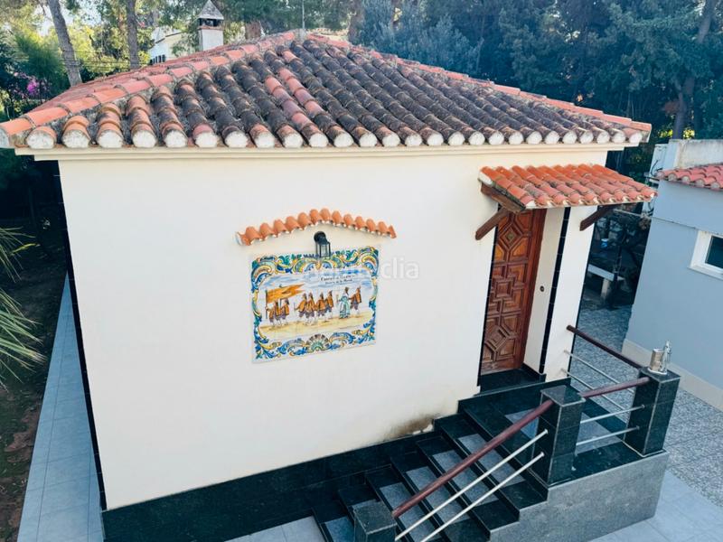 Foto c56daeb4-2ce6-4fcd-8884-e2a688ad6a33. Chalet with heating parking pool in Las Rotas / Les Rotes Dénia