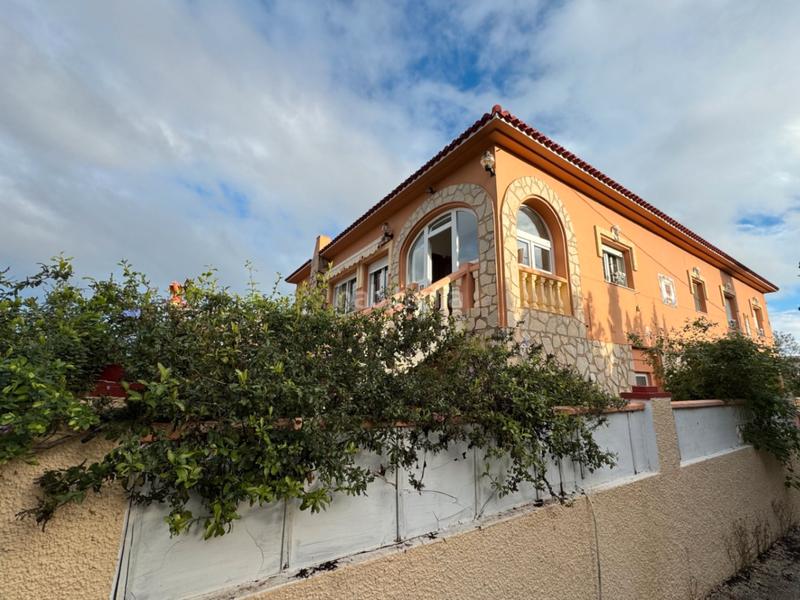 Foto 71ad9ac0-e295-4197-a9d8-06a515a67d31. Chalet en El Montgó Dénia