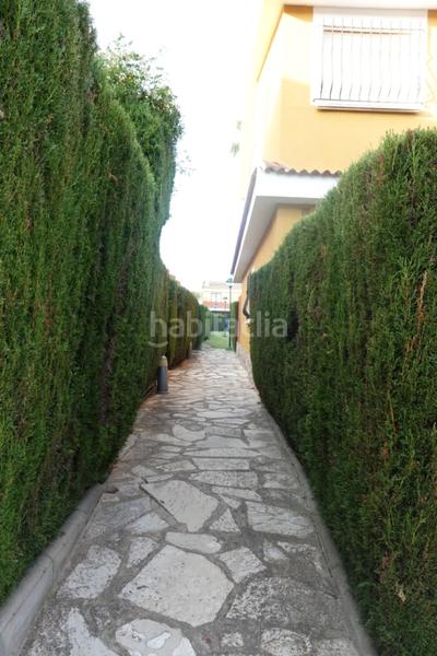 Foto fb6842a1-1b58-4bc5-884d-8d7146c8a248. Casa adosada en Poblets (els)