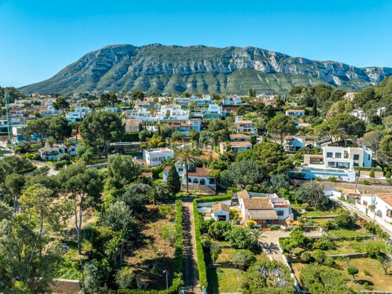 Foto 2b1e5ed9-59a1-41f8-b27d-97337c7ebfc4. Xalet amb calefacció aparcament piscina a Las Rotas / Les Rotes Dénia