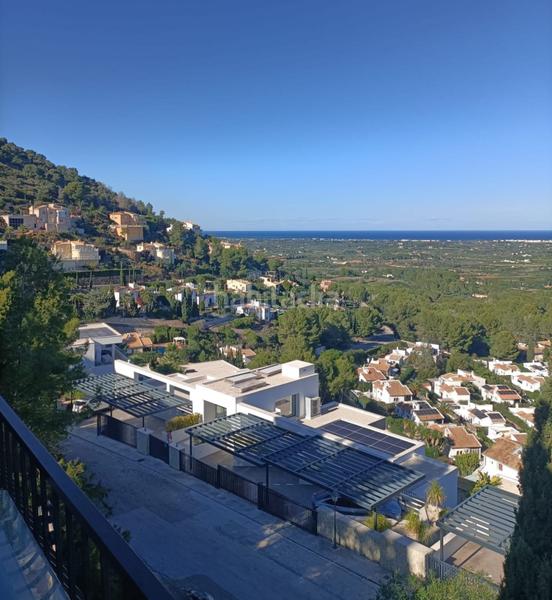 Foto 4592473b-e7e7-4d54-a43b-abafeaadbb75. Chalet mit parking in Pedreguer