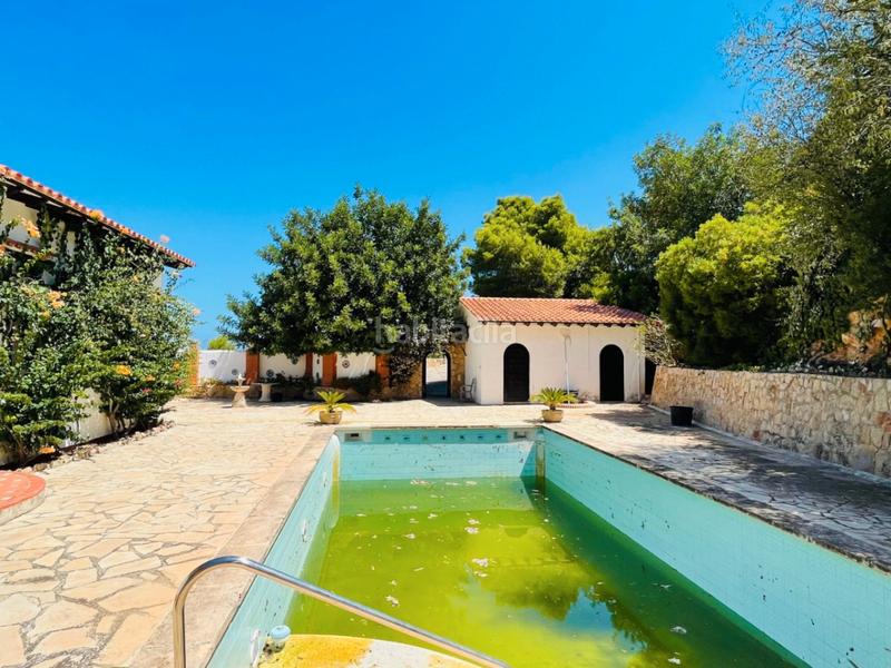 Foto 0d0a007e-37f5-45c3-a9f1-9e35804fa0d4. Chalet con parcheggio piscina in Las Rotas / Les Rotes Dénia