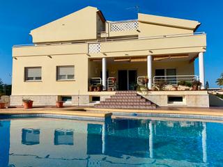 Chalet in La Pedrera-Vessanes