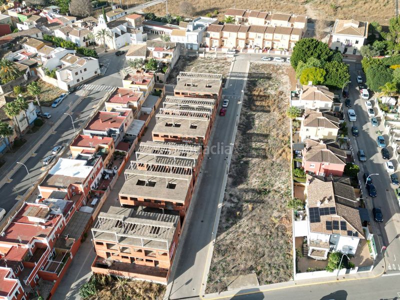 Foto 485cd622-594a-46d6-940e-56daa6e4d374. Casa adossada a Poblets (els)